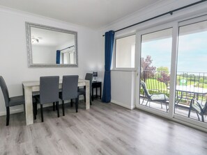 Interior - The View (Weymouth)