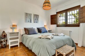 4 Schlafzimmer, Bügeleisen/Bügelbrett, Internetzugang, Bettwäsche