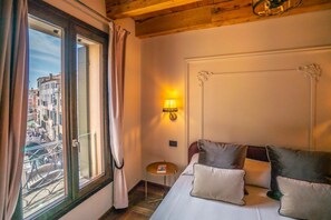 2 Schlafzimmer, BĂŒgeleisen/BĂŒgelbrett, Internetzugang, BettwĂ€sche