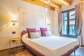 2 Schlafzimmer, BĂŒgeleisen/BĂŒgelbrett, Internetzugang, BettwĂ€sche