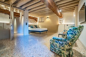 2 Schlafzimmer, BĂŒgeleisen/BĂŒgelbrett, Internetzugang, BettwĂ€sche