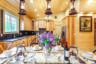 < 5 Mi to Whiteface Mtn Resort: Cabin-style Apt