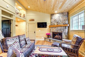 Apartment (2 Bedrooms) | Interior - < 5 Mi to Whiteface Mtn Resort: Cabin-style Apt (Wilmington)