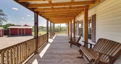 Hunt, Fish, Unwind: Countryside Escape in Texas!