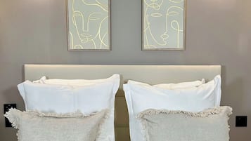 LÀgenhet - utsikt mot staden | StrykjÀrn/strykbrÀda, resesÀng, gratis wi-fi och sÀngklÀder