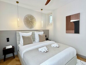 Appartement, vue ville | Fer et planche à repasser, lit parapluie, Wi-Fi gratuit, draps fournis