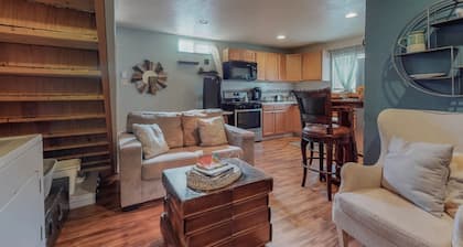 Casita Bella, Near I-40/I-25 City Center