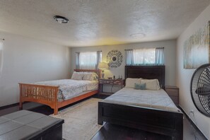 1 bedroom, desk, iron/ironing board, free WiFi