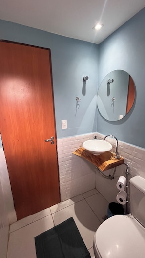 Classic Apartment, Balcony | Bathroom