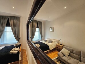 2 chambres, fer et planche à repasser, Wi-Fi gratuit, draps fournis