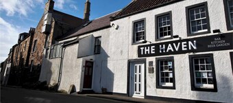 54 On the Rocks- characterful coastal cottage