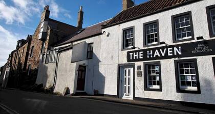 54 On the Rocks- characterful coastal cottage