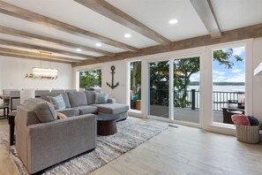TV, fireplace, books, offices