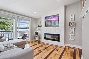 TV, fireplace, offices