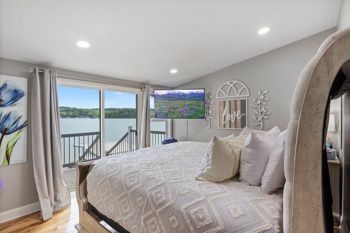 3 bedrooms, iron/ironing board, travel cot, WiFi