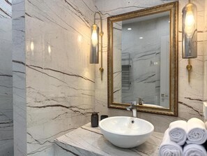 Signature-Apartment, 1 Schlafzimmer, Nichtraucher, Küche | Badezimmer