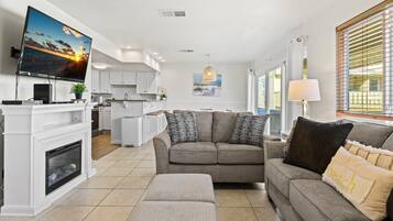 Condo, Multiple Beds (Regency Cabanas D3) | Living area