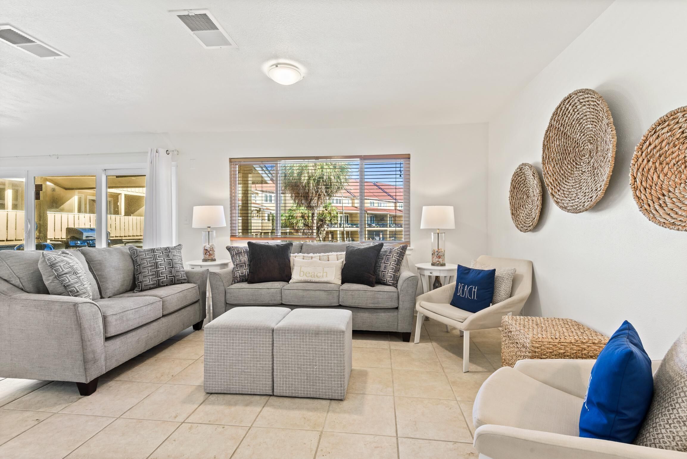 콘도, 침대(여러 개) (Regency Cabanas D3) | 거실 공간