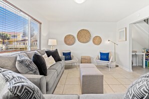 Condo, Multiple Beds (Regency Cabanas D3) | Living area