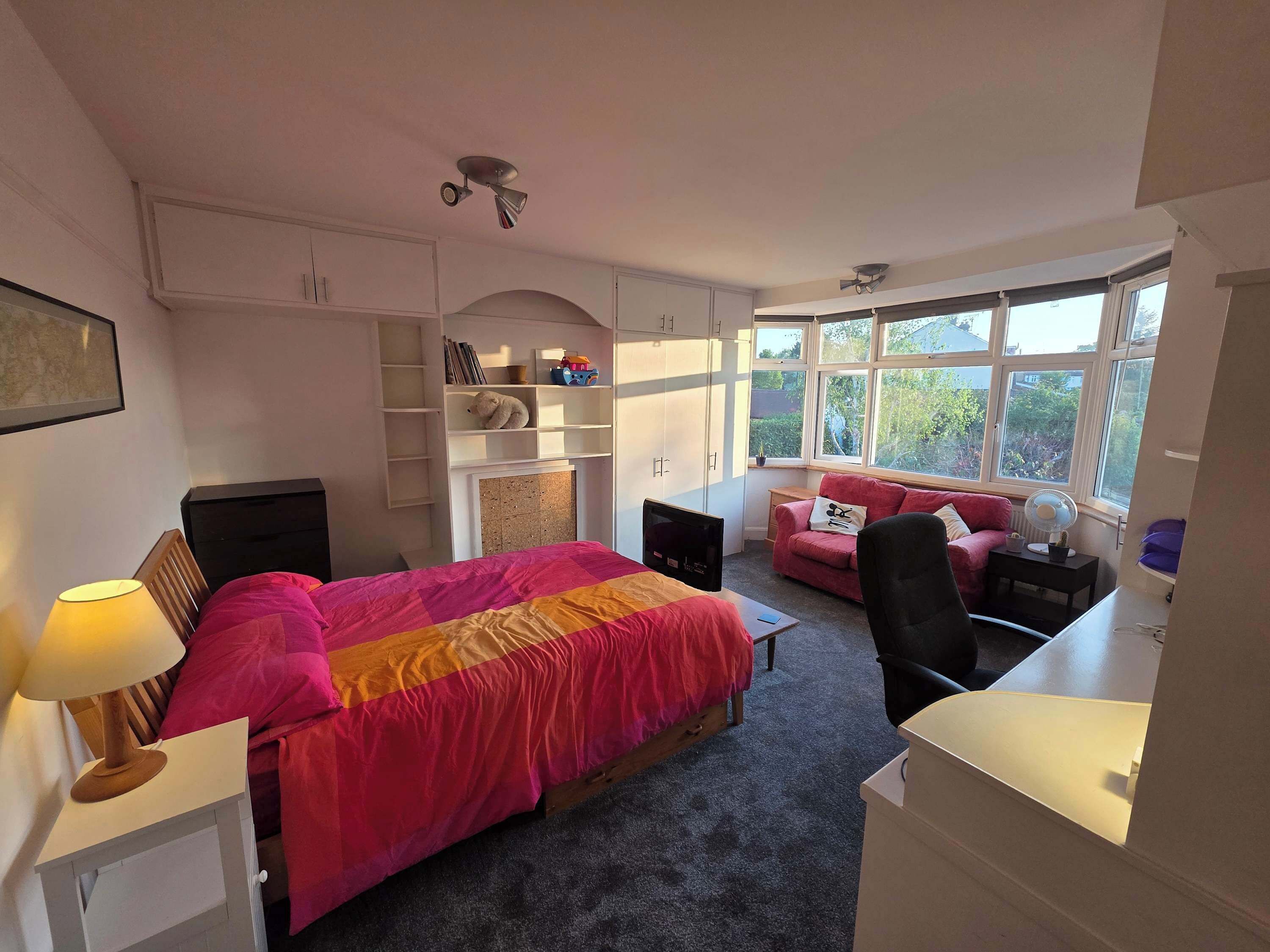 3 bedrooms, iron/ironing board, Internet, bed sheets