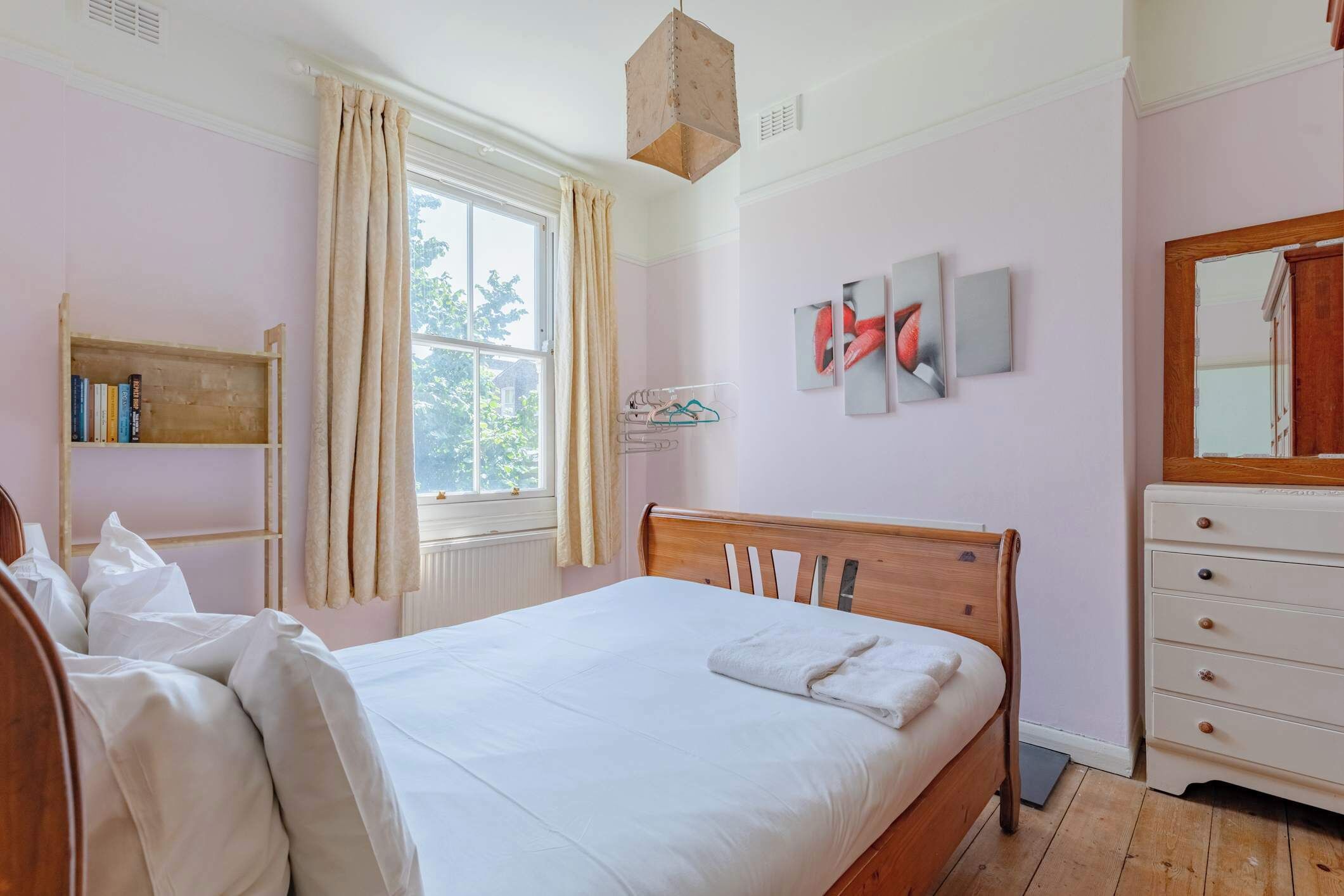 2 chambres, fer et planche à repasser, accès Internet, draps fournis