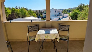 Apartment (One-Bedroom Apartment With Terrace (A) | Terrace/patio