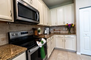 House, 3 Bedrooms, Accessible, Smoking | Interior
