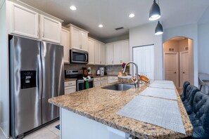 House, 3 Bedrooms, Accessible, Smoking | Interior