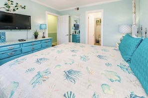 1 bedroom, iron/ironing board, free WiFi, bed sheets - 🐾️Pet Friendly ~ Beach View - Pool ~ Blue Surf 17A☀️ (Miramar Beach)