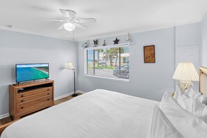 1 chambre, fer et planche à repasser, Wi-Fi gratuit, draps fournis