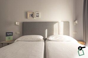 Double Room, Balcony | In-room safe, cribs/infant beds, free WiFi, bed sheets