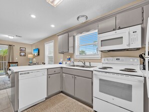 Fridge, microwave, oven, stovetop - 🐟Pet & Snowbird Friendly-Beach Access-2 Pools-Tennis Court-Beachside Villas 1211 (Santa Rosa Beach)