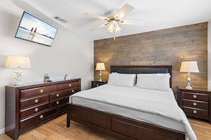 2 bedrooms, iron/ironing board, free WiFi, bed sheets - 🐾️Pet Friendly ~ Beach View - Pool ~ Blue Surf 7☀️ (Miramar Beach)