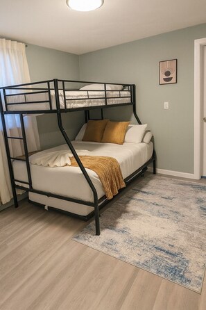 3 bedrooms, free WiFi, bed sheets