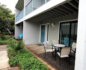 Outdoor dining - ⭐100yds 2 Beach- Beach Service -2BR Gulf Winds East #33⭐ (Miramar Beach)