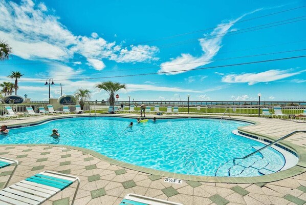 Opvarmet pool