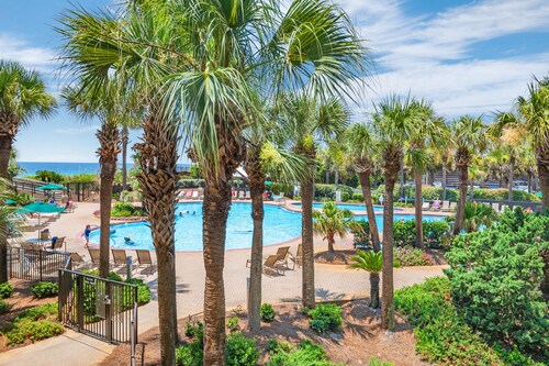 January Snowbird Discounts – Private Beach, 2BR, Pool & Hot Tub | Crescent 109