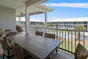 Outdoor dining - ⚓🦀 Gulf View! Monthly Discount~ Spacious 3BR Pavilion Palms 203C☀️ (Miramar Beach)