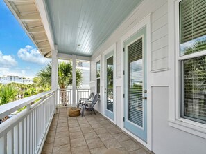 Terrace/patio - 🌊30A-Seacrest Neighborhood-HUGE Community Pool-Walk to the Beach-Bikes-Calliope🐟 (Rosemary Beach)