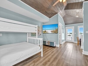 5 bedrooms, iron/ironing board, free WiFi, bed sheets