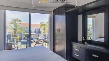 4 bedrooms, WiFi, bed sheets