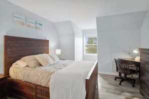 3 slaapkamers, een strijkplank/strijkijzer, wifi, beddengoed
