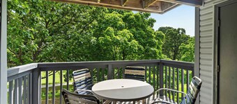 Ron's Retreat - Stay for 6 with Resort Amenities