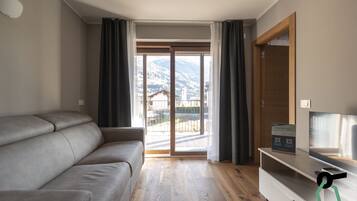 Apartment, Balkon | Wohnbereich