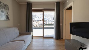 Leilighet, balkong | Oppholdsområde