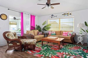 テレビ、書斎 / ワークスペース