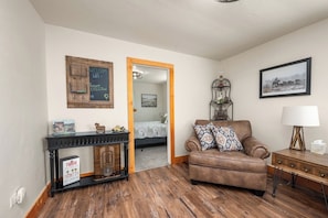 2 bedrooms, free WiFi, bed sheets, wheelchair access - Farmhouse in the country (Grand Junction)