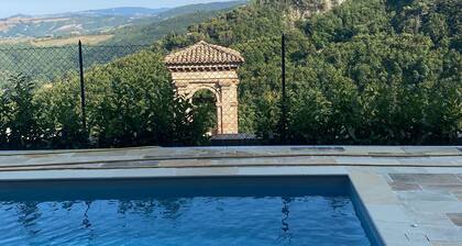 Rocca Contrada relais