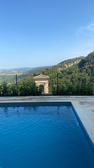 Rocca Contrada relais