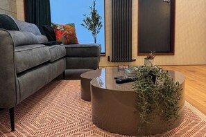 Smart-tv, boeken en een stereo